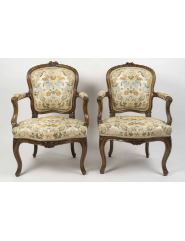 Paire de fauteuils à la...